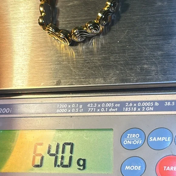 Rare, Authentic 18k Gold Tiffany & Co. Bracelet - Picture 14 of 17